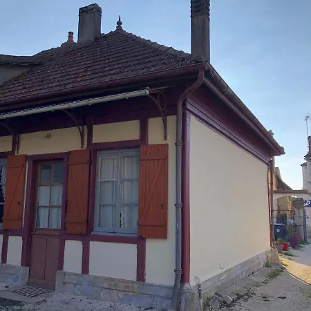 La Maison Des Amis Nuits Exterior foto